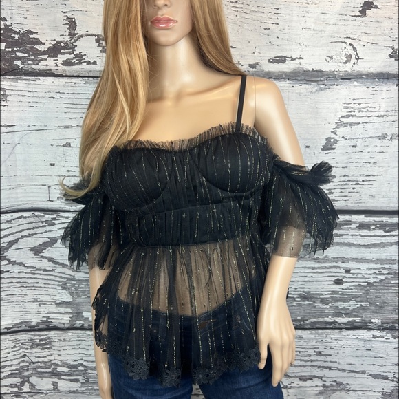 Mesh and Ready Cold Shoulder Top - Size M/L - Picture 2 of 9
